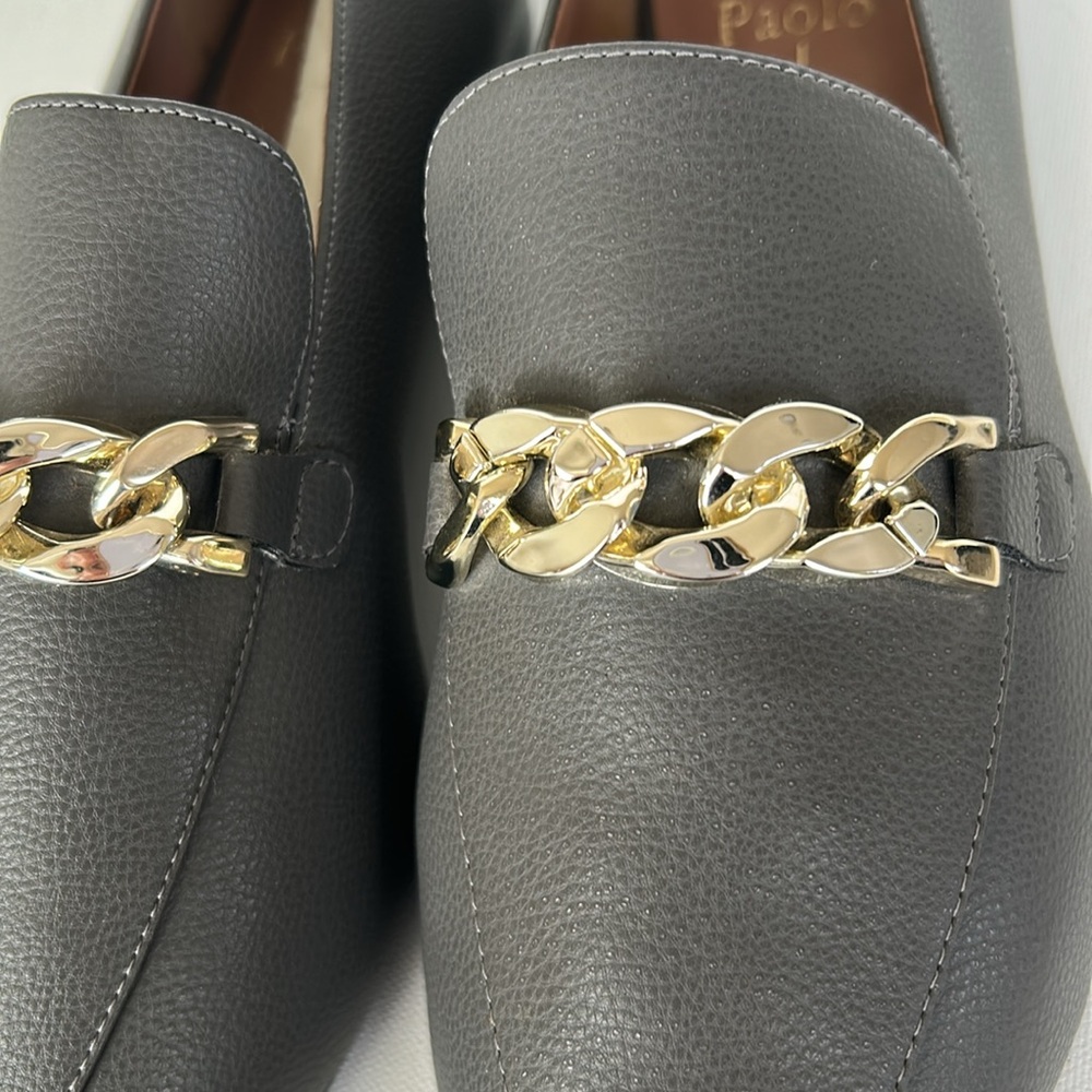 Women's Linea Paolo Mabel-L
Pointed Toe Loafer w/Goldtone Links Stone - Picture 10 of 16
